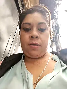 Laura-Hernandez online show from 02/13/25, 05:11