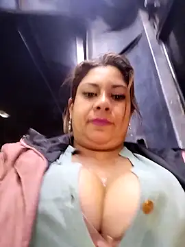 Laura-Hernandez online show from 02/14/25, 12:41