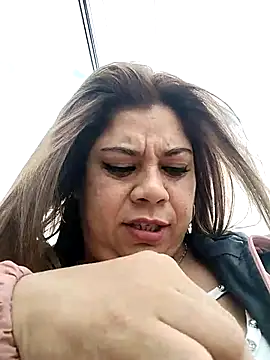 Laura-Hernandez online show from 10/09/25, 04:27