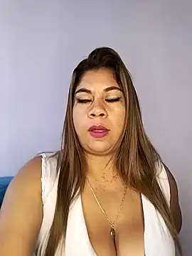 Laura-Hernandez online show from 10/16/25, 02:29