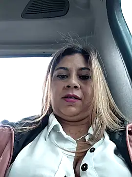 Laura-Hernandez online show from 11/12/25, 04:29