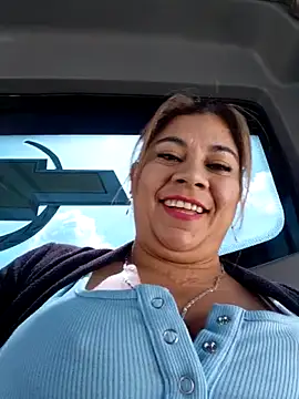 Laura-Hernandez online show from 12/18/25, 03:18