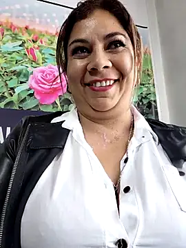 Laura-Hernandez online show from 04/07/26, 02:50