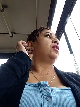 Laura-Hernandez online show from 04/13/26, 02:55