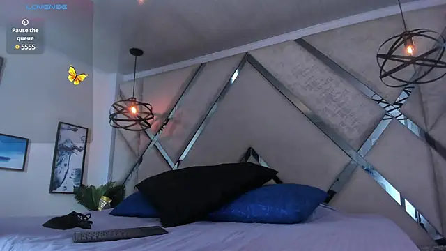 Leah Evans3 online show from 01/30/25, 09:25