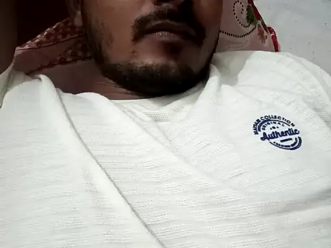 Snapshot of Bigcocks01 chatting on 12/28/24, 03:48 Bigcocks01 online show from 12/28/24, 03:48