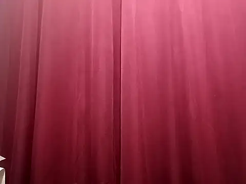 Snapshot of Bigcocks01 chatting on 02/04/25, 03:15 Bigcocks01 online show from 02/04/25, 03:15