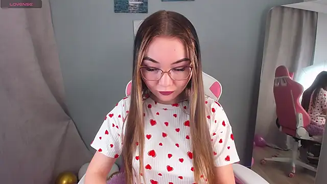 Snapshot of Melissa_Nets chatting on 02/17/25, 06:48 Melissa Nets online show from 02/17/25, 06:48