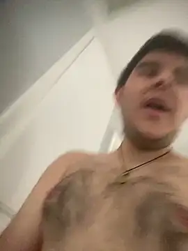 Snapshot of Yann_18 chatting on 09/20/25, 07:26 Yann 18 online show from 09/20/25, 07:26