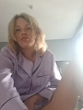 Snapshot of YourJuliena chatting on 03/02/25, 04:28 YourJuliena online show from 03/02/25, 04:28