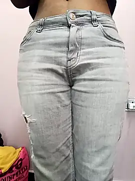 Snapshot of Ananya_34 chatting on 02/13/25, 06:52 Ananya 34 online show from 02/13/25, 06:52