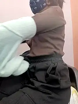 Snapshot of Ananya_34 chatting on 02/23/25, 03:35 Ananya 34 online show from 02/23/25, 03:35