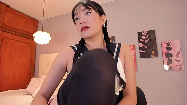 Maia W10 online show from 01/17/26, 12:21