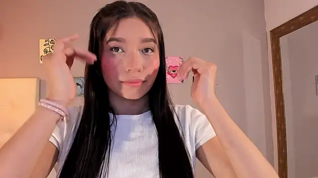 Maia W10 online show from 04/22/26, 12:07