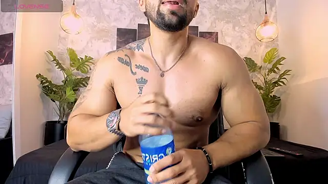 Regan   online show from 10/03/25, 08:17