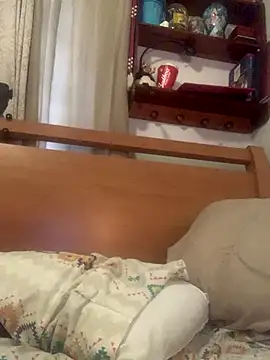 Snapshot of kioluy chatting on 11/24/25, 09:25 kioluy online show from 11/24/25, 09:25