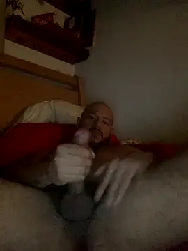 Snapshot of kioluy chatting on 12/17/25, 04:40 kioluy online show from 12/17/25, 04:40