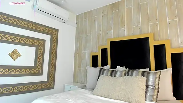 Snapshot of AriaFoster chatting on 11/01/25, 08:55 AriaFoster online show from 11/01/25, 08:55