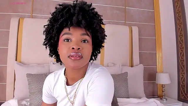 Snapshot of AriaFoster chatting on 11/07/25, 11:49 AriaFoster online show from 11/07/25, 11:49