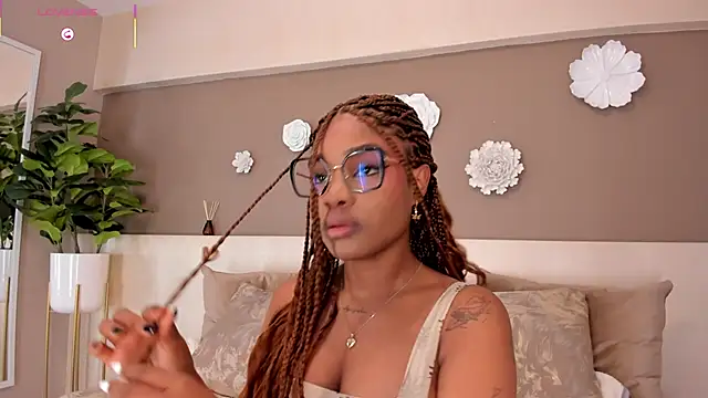 Snapshot of AriaFoster chatting on 11/13/25, 04:00 AriaFoster online show from 11/13/25, 04:00