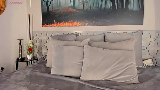 Snapshot of AriaFoster chatting on 11/16/25, 04:18 AriaFoster online show from 11/16/25, 04:18