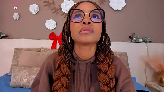 Snapshot of AriaFoster chatting on 12/15/25, 03:44 AriaFoster online show from 12/15/25, 03:44