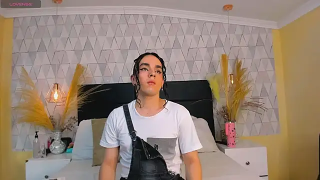 JustinePerry online show from 02/20/26, 03:58