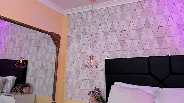 JustinePerry online show from 04/20/26, 04:04