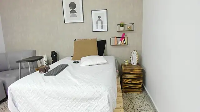 afrodita martinez online show from 02/12/25, 08:07