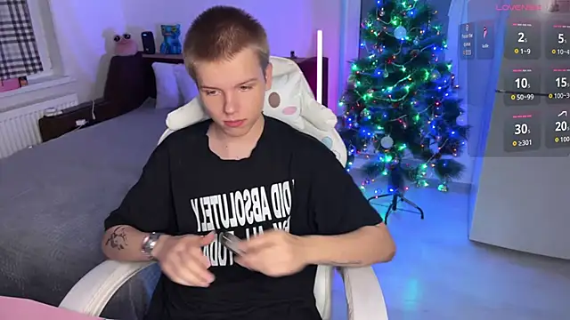 Snapshot of metratok chatting on 12/15/25, 01:37 metratok online show from 12/15/25, 01:37