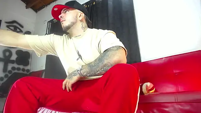 Snapshot of Dexter-T chatting on 12/03/24, 06:04 Dexter-T online show from 12/03/24, 06:04