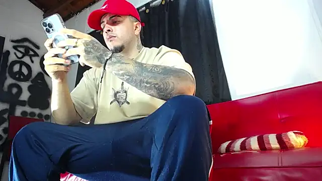 Snapshot of Dexter-T chatting on 01/09/25, 11:45 Dexter-T online show from 01/09/25, 11:45