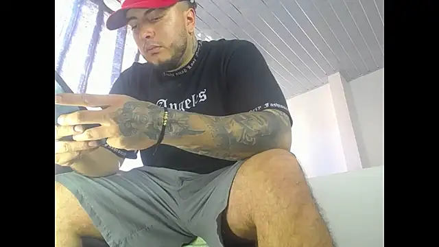 Snapshot of Dexter-T chatting on 09/10/25, 12:38 Dexter-T online show from 09/10/25, 12:38