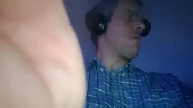 Snapshot of sexsuchti80 chatting on 10/31/25, 03:07 sexsuchti80 online show from 10/31/25, 03:07