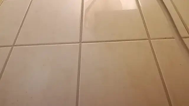 Snapshot of sexsuchti80 chatting on 12/19/25, 01:01 sexsuchti80 online show from 12/19/25, 01:01