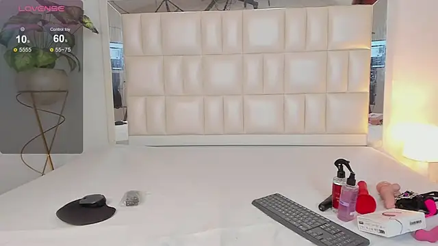 Snapshot of Alhana_pulido chatting on 12/09/24, 10:52 Alhana pulido online show from 12/09/24, 10:52