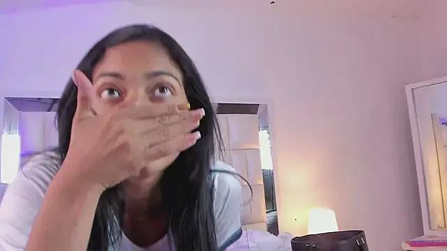 Snapshot of Alhana_pulido chatting on 01/07/25, 09:25 Alhana pulido online show from 01/07/25, 09:25