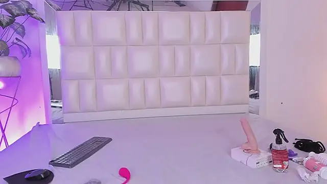 Snapshot of Alhana_pulido chatting on 01/12/25, 01:21 Alhana pulido online show from 01/12/25, 01:21