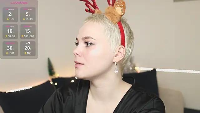 LikaBerry1 online show from 12/31/24, 07:51