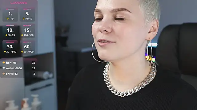 LikaBerry1 online show from 02/18/25, 07:19