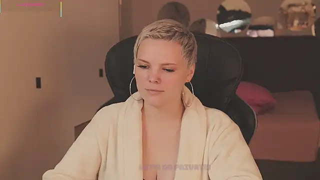 LikaBerry1 online show from 11/27/25, 01:57