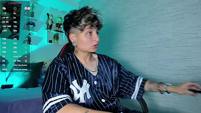 ZuryRamirez  online show from 11/10/25, 09:03