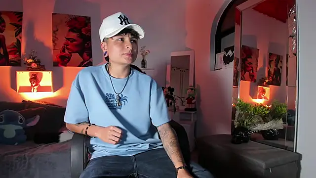 ZuryRamirez  online show from 11/27/25, 08:33