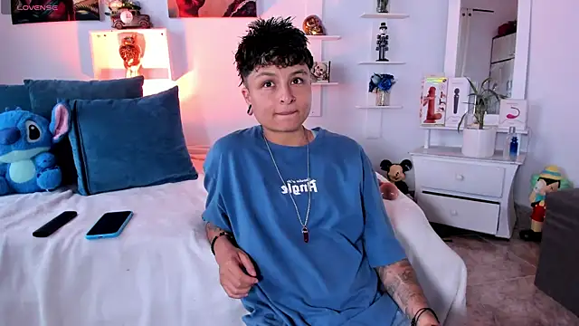 ZuryRamirez  online show from 12/19/25, 08:27