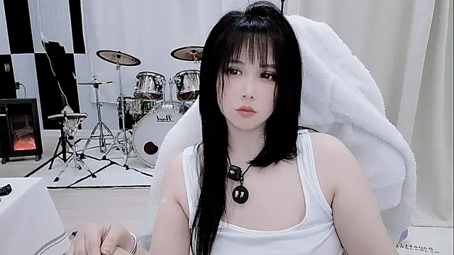 Vaness-a online show from 04/15/26, 09:04