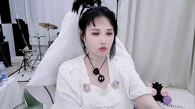Snapshot of Vaness-a chatting on 06/14/26, 04:31 Vaness-a online show from 06/14/26, 04:31