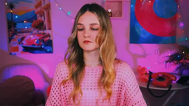 Snapshot of DeboraLarson chatting on 12/24/24, 07:06 DeboraLarson online show from 12/24/24, 07:06