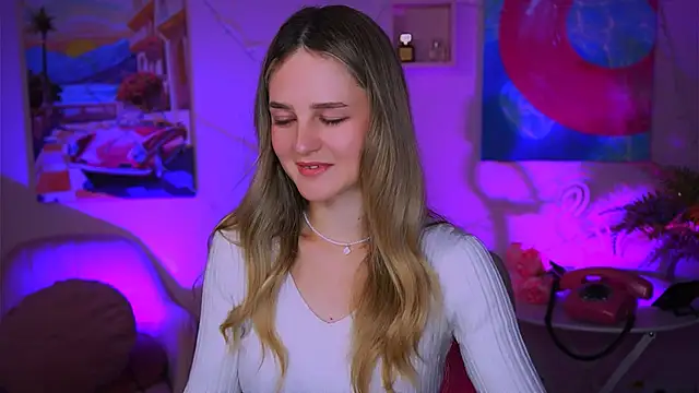 Snapshot of DeboraLarson chatting on 12/25/24, 04:12 DeboraLarson online show from 12/25/24, 04:12