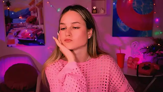 Snapshot of DeboraLarson chatting on 01/02/25, 10:16 DeboraLarson online show from 01/02/25, 10:16