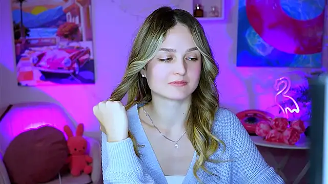 Snapshot of DeboraLarson chatting on 02/09/25, 06:47 DeboraLarson online show from 02/09/25, 06:47